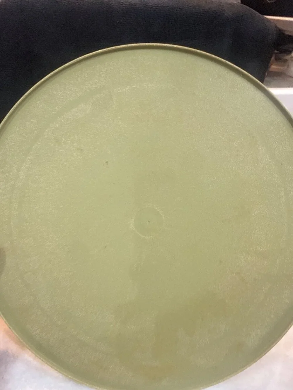 Vintage Rubbermaid Lazy Susan turntable retro avocado green plastic smooth rotat